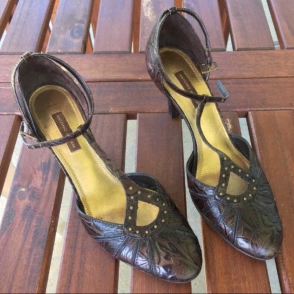 Antonio Melani Leather T-strap Heals